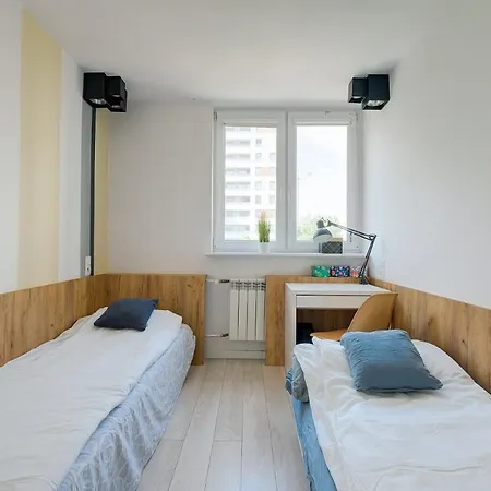 5br Flat In Center *